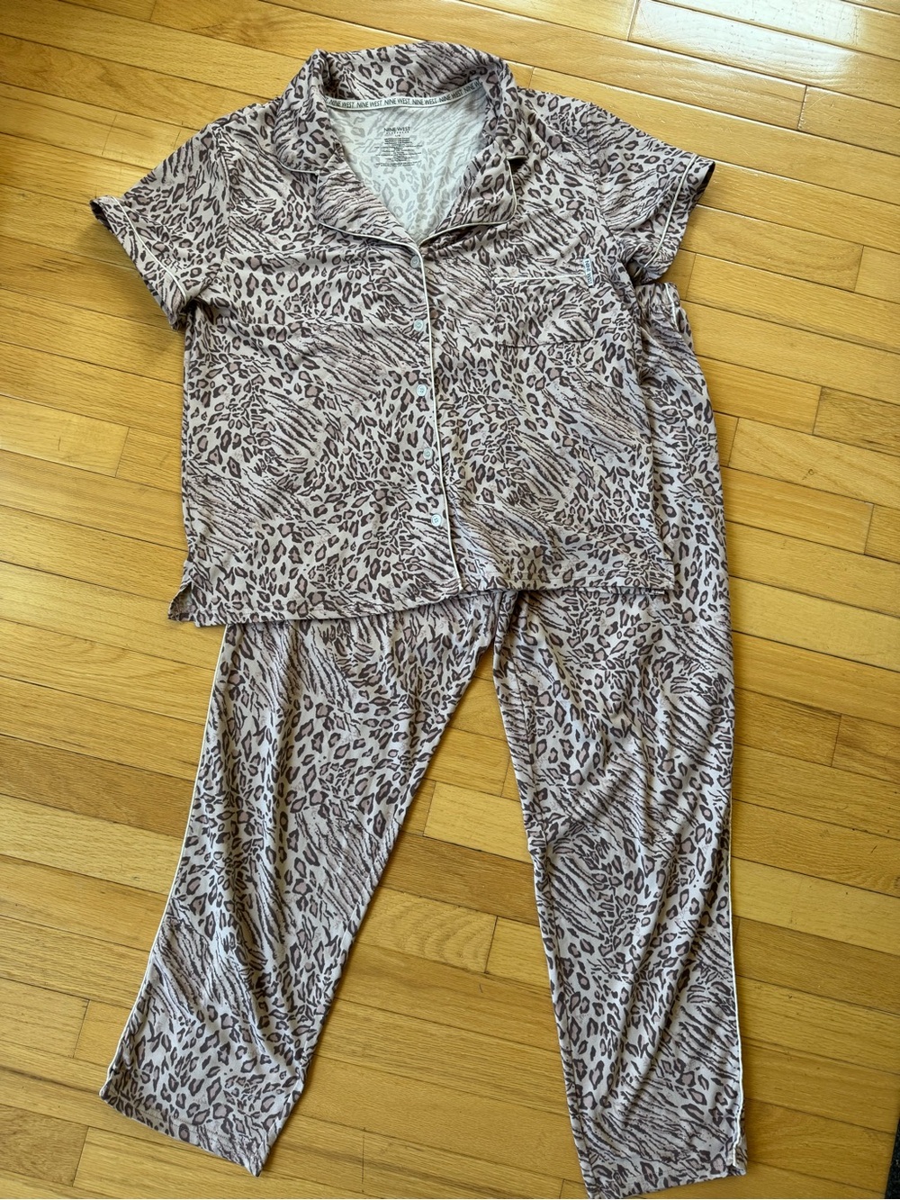 Nine West light pink animal print short sleeve and pants pajama set - L
